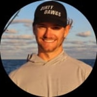 Profile photo of Captain Experiences guide Tyler