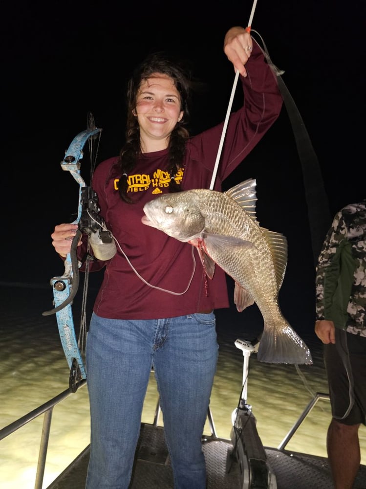 "Alpha" Alligator Gar Bowfishing In Houston