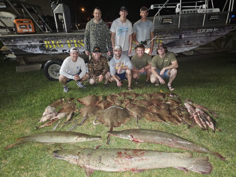 "Alpha" Alligator Gar Bowfishing In Houston