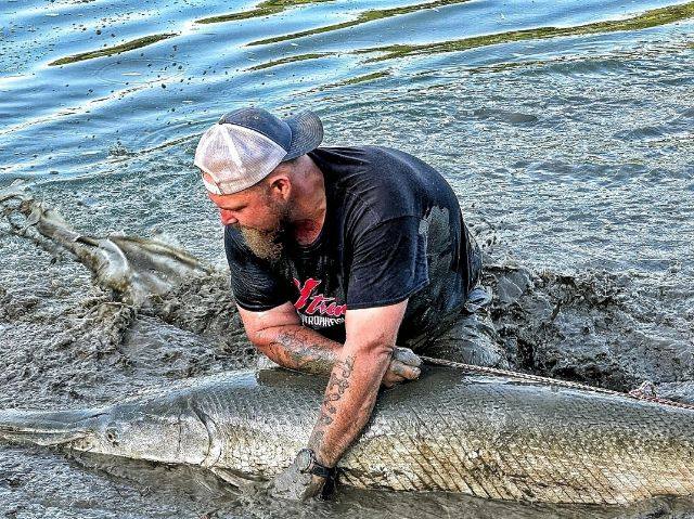 Giant Alligator Gar Adventure In Corsicana