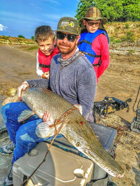 Giant Alligator Gar Adventure In Corsicana