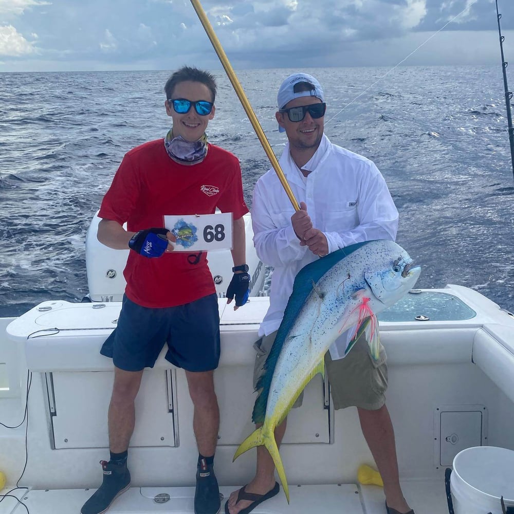 Trolling For Toads - 35’ Everglades In Mount Pleasant