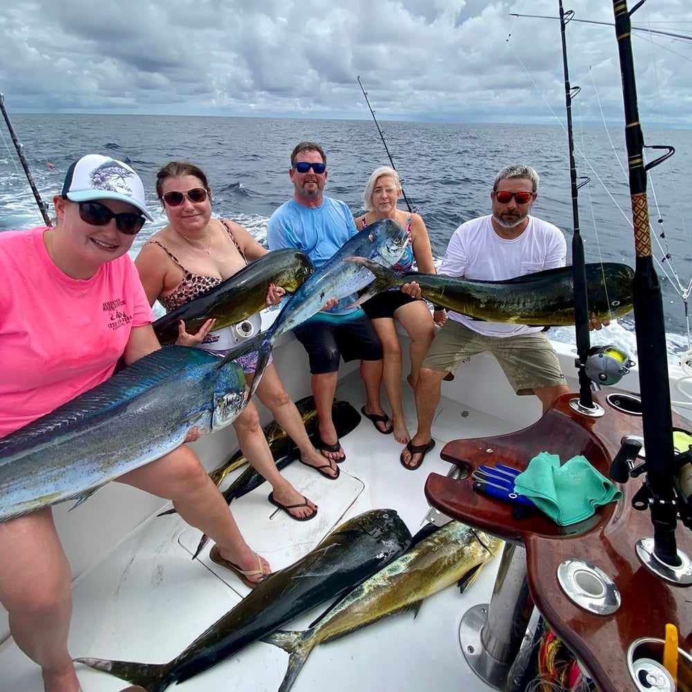 Quepos Sportfish Slam In Puerto Jiménez