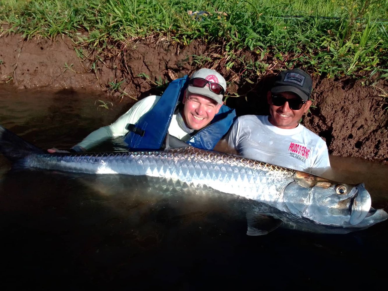 "Silver Kings" Tarpon Adventure In Sandy Bay Sirpi