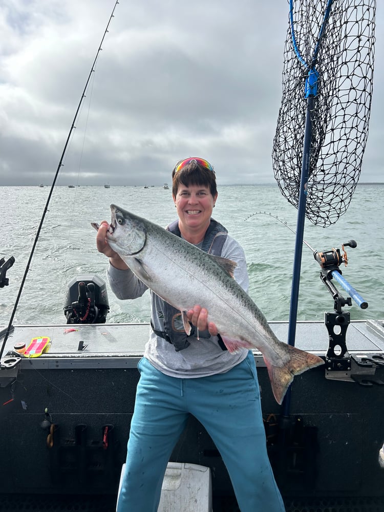 Astoria Salmon Fishing Trip At Buoy 10 In Warrenton