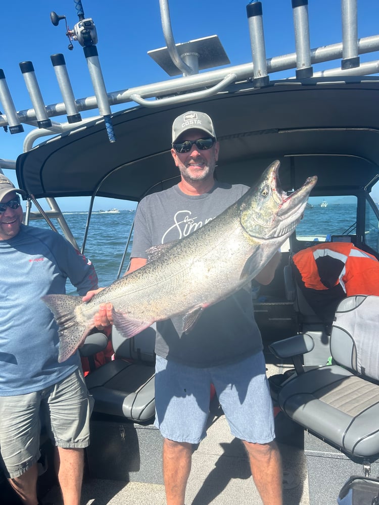 Astoria Salmon Fishing Trip At Buoy 10 In Warrenton