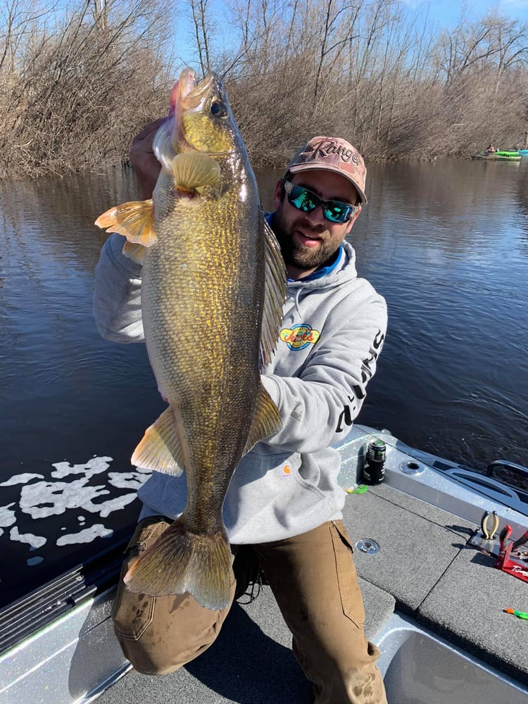 UP Walleye & Smallmouth Trip In Gladstone