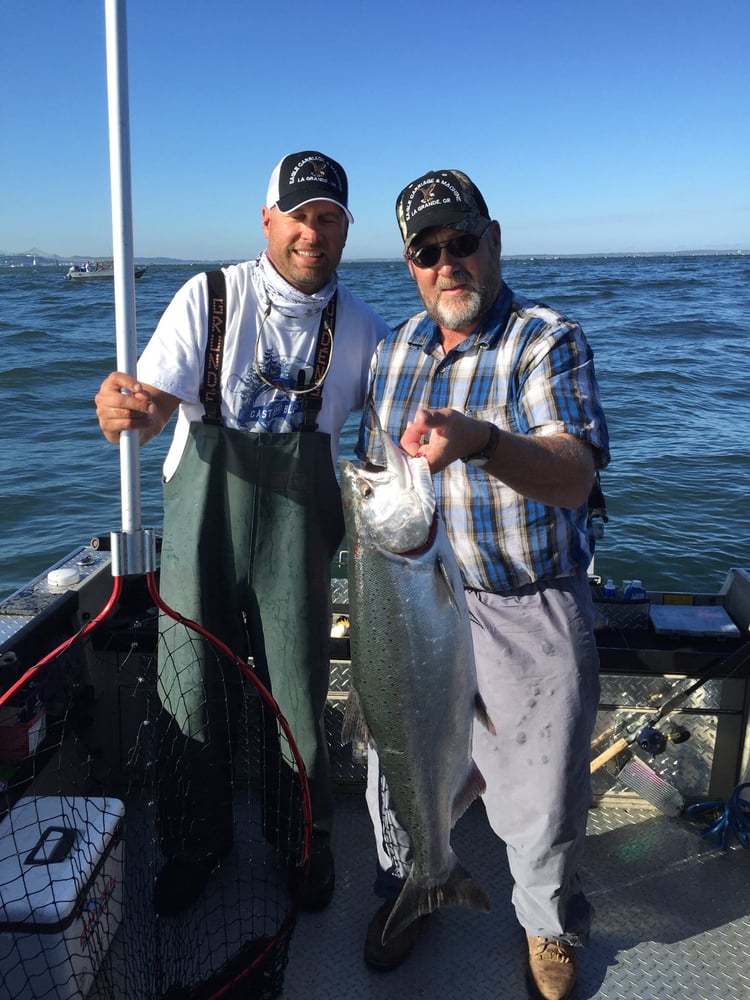 Columbia River Trophy Salmon In Portland