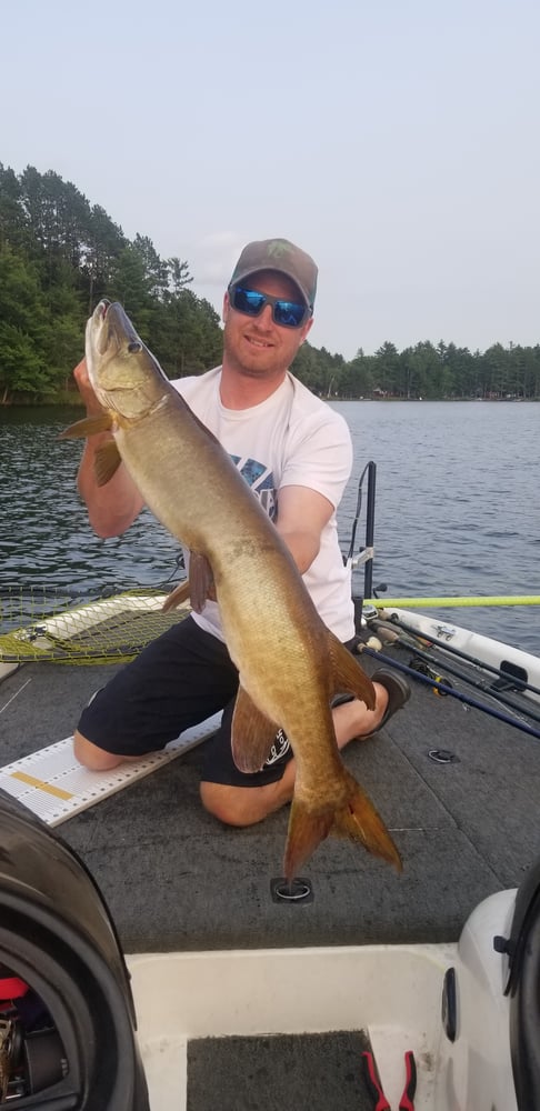 1/2 Day Musky Fishing In Eagle River