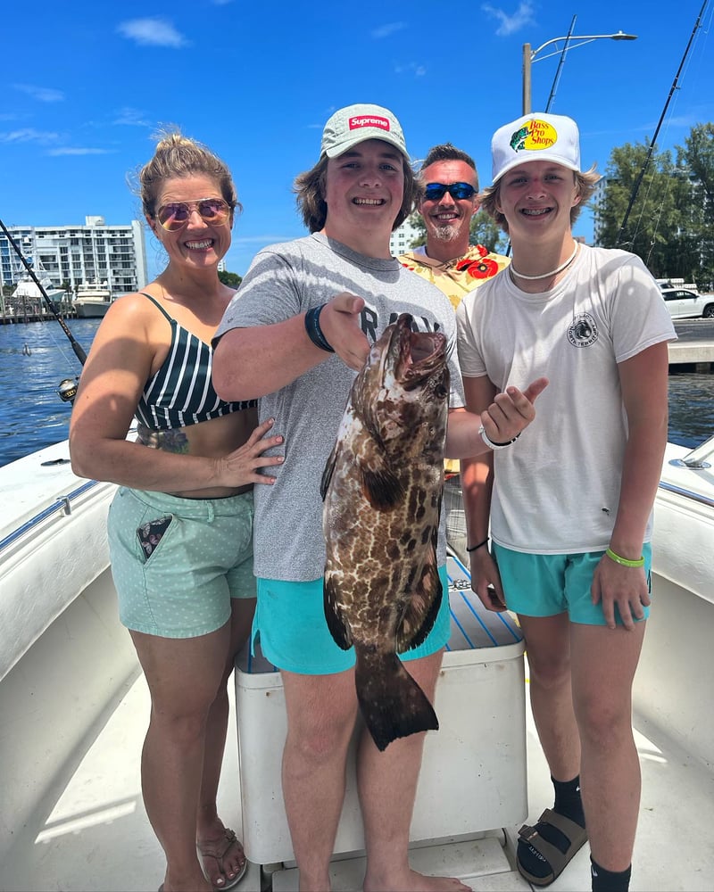 Drift Fishing Trip - 31' Jupiter In Pompano Beach