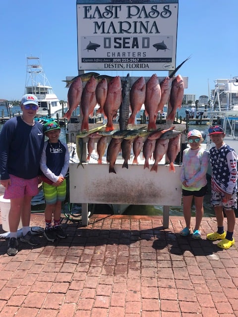 8 Hour Offshore Federal Boat In Destin