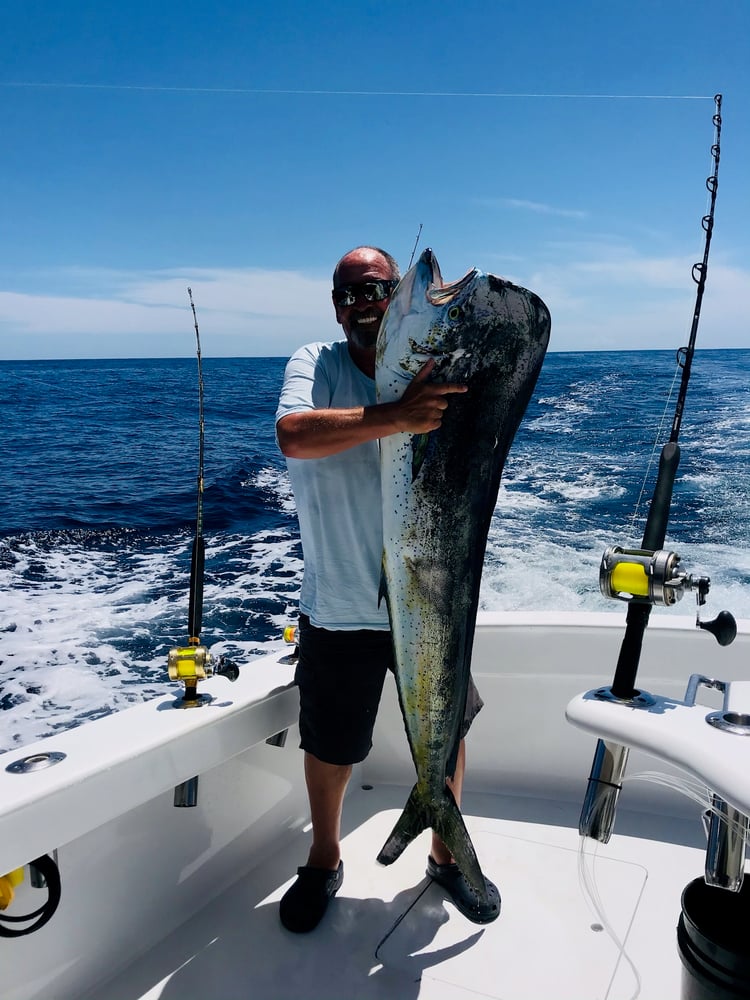 Costa Rica Bottom Fishing Experience In Playa Herradura