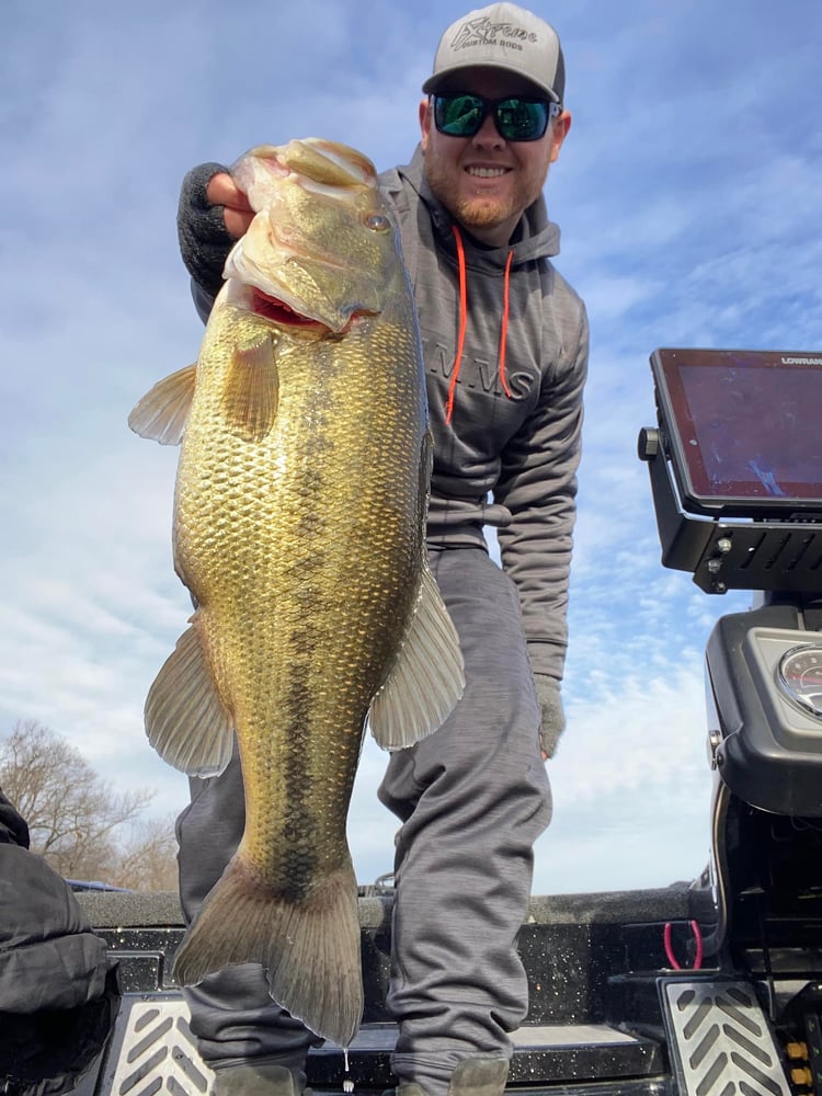 Fishing Lake Of The Ozarks With A Pro In Lake Ozark