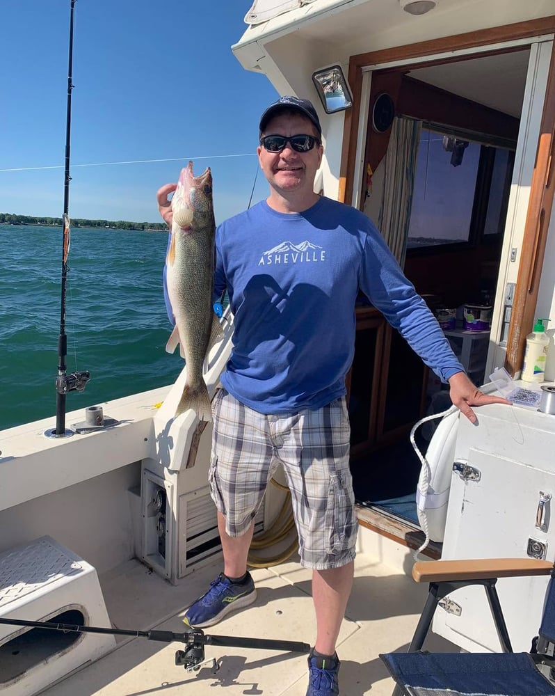 Lake Erie Premium Walleye Experience In Grand River