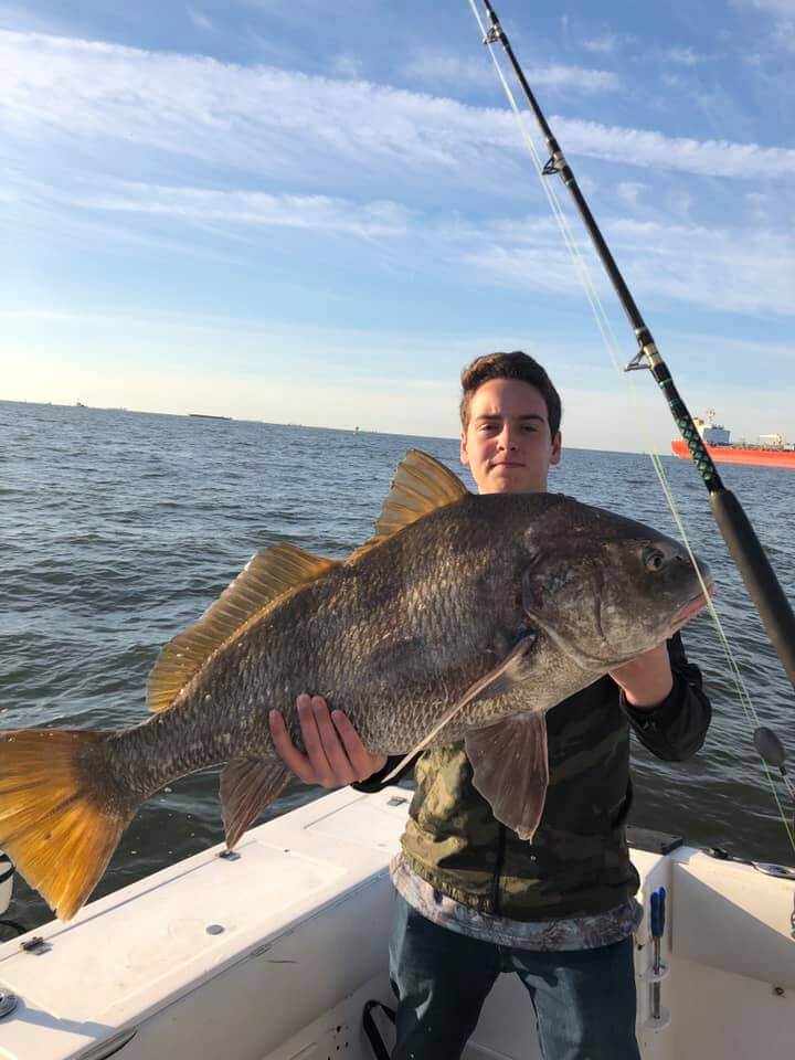 Shark Hunt- 23' Edgewater (June-August) In Galveston