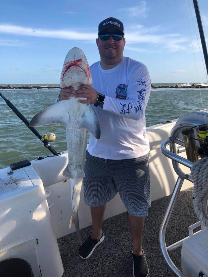 Shark Hunt- 23' Edgewater (June-August) In Galveston