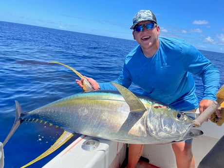 Yellowfin Tuna fishing in Kalaoa, Hawaii