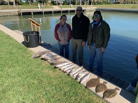 Black Drum, Flounder, Redfish, Speckled Trout / Spotted Seatrout fishing in Port O&#039;Connor, Texas