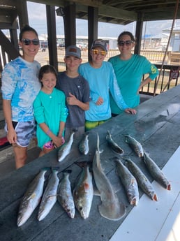 Bonnethead Shark, Speckled Trout / Spotted Seatrout fishing in Rockport, Texas