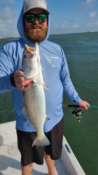 Redfish, Speckled Trout / Spotted Seatrout fishing in Port O&#039;Connor, Texas