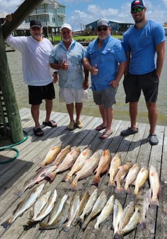 Black Drum, Redfish, Speckled Trout / Spotted Seatrout fishing in Port O&#039;Connor, Texas