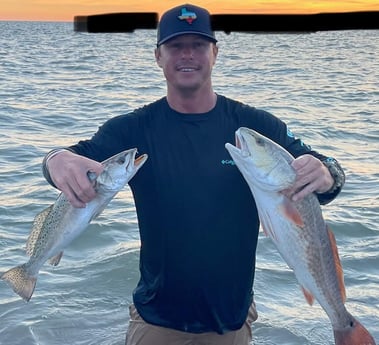 Redfish, Speckled Trout / Spotted Seatrout fishing in Port O&#039;Connor, Texas