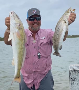 Redfish, Speckled Trout / Spotted Seatrout fishing in Port O&#039;Connor, Texas