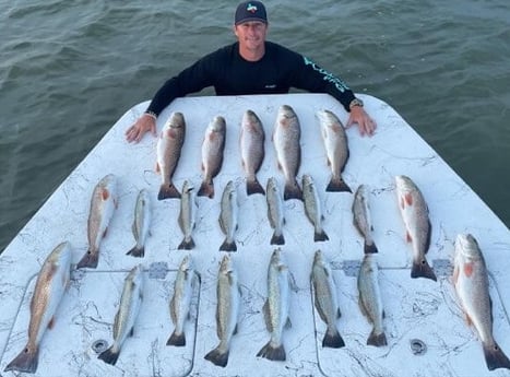 Redfish, Speckled Trout / Spotted Seatrout fishing in Port O&#039;Connor, Texas