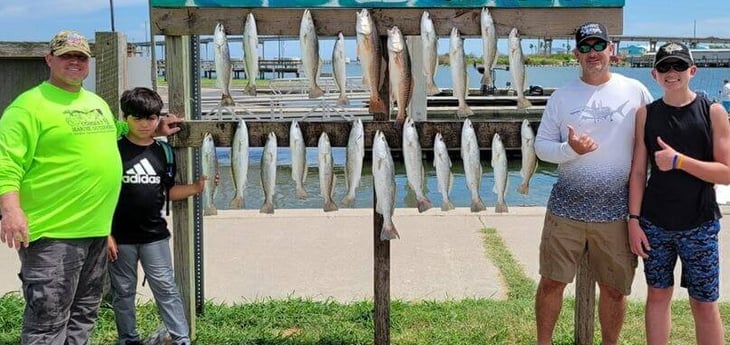 Redfish, Speckled Trout / Spotted Seatrout fishing in Rockport, Texas