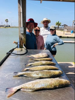 Black Drum, Flounder, Speckled Trout / Spotted Seatrout fishing in Surfside Beach, Texas