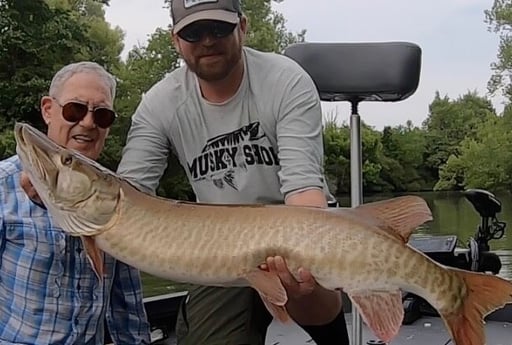 Muskie fishing in Knoxville, Tennessee