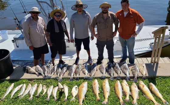 Black Drum, Redfish, Speckled Trout / Spotted Seatrout fishing in Port O&#039;Connor, Texas