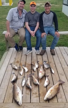 Black Drum, Redfish, Speckled Trout / Spotted Seatrout fishing in Sulphur, Louisiana