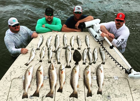 Flounder, Redfish, Speckled Trout / Spotted Seatrout fishing in Port O&#039;Connor, Texas