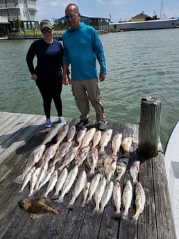 Black Drum, Flounder, Redfish, Speckled Trout / Spotted Seatrout fishing in Port O&#039;Connor, Texas