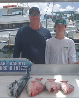 King Mackerel / Kingfish, Red Snapper, Speckled Trout / Spotted Seatrout fishing in Destin, Florida