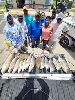 Black Drum, Flounder, Redfish, Speckled Trout / Spotted Seatrout fishing in Galveston, Texas