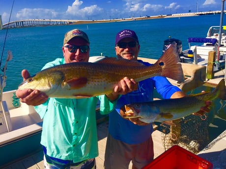 Redfish, Speckled Trout / Spotted Seatrout fishing in Corpus Christi, Texas