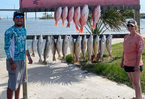 Red Snapper, Redfish, Speckled Trout / Spotted Seatrout fishing in Rockport, Texas