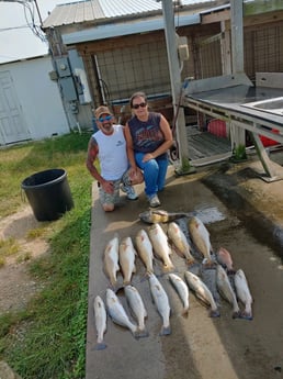 Black Drum, Redfish, Speckled Trout / Spotted Seatrout fishing in Port O&#039;Connor, Texas