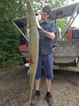 Alligator Gar Fishing in Livingston, Texas