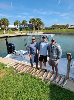 Redfish, Sheepshead, Speckled Trout / Spotted Seatrout fishing in Port O&#039;Connor, Texas