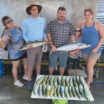 King Mackerel / Kingfish, Mahi Mahi / Dorado fishing in Destin, Florida