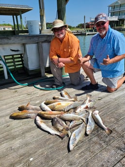 Redfish, Speckled Trout / Spotted Seatrout fishing in Port O&#039;Connor, Texas