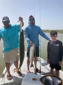 Alligator Gar, Redfish fishing in Rockport, Texas