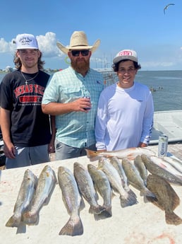 Flounder, Redfish, Speckled Trout / Spotted Seatrout fishing in Galveston, Texas