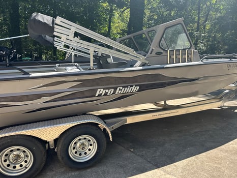 Boat photo for Tennessee River Titans: Catfishing in Northern Alabama