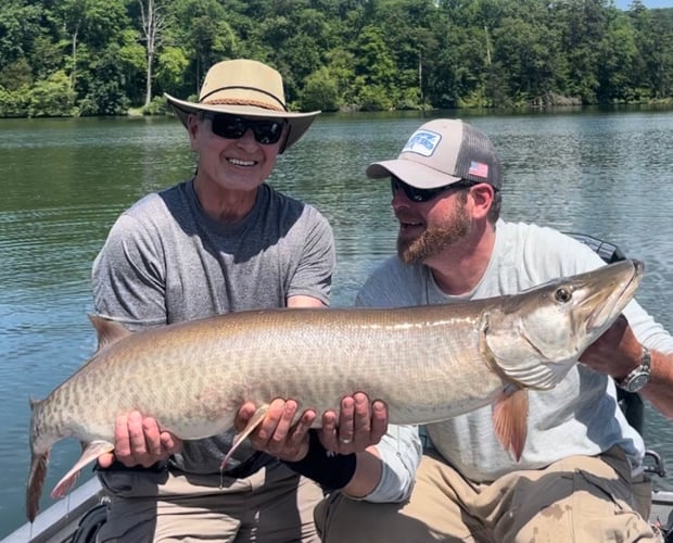 Tennessee Musky Fly Fishing In Knoxville