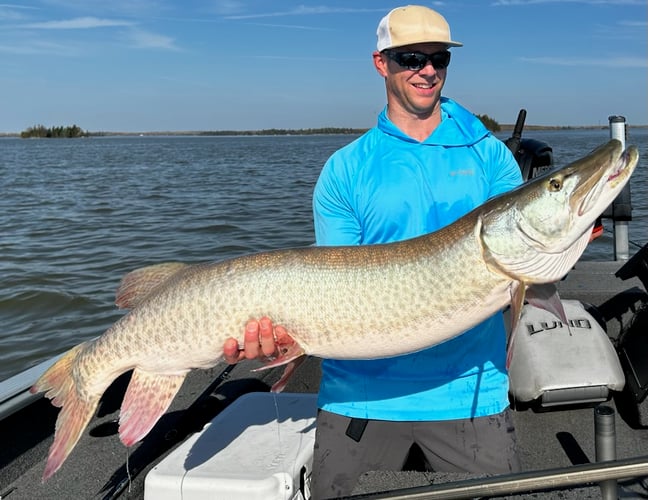 Tennessee Musky Fly Fishing In Knoxville