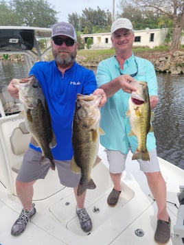 Lake Okeechobee Largemouth Hookfest